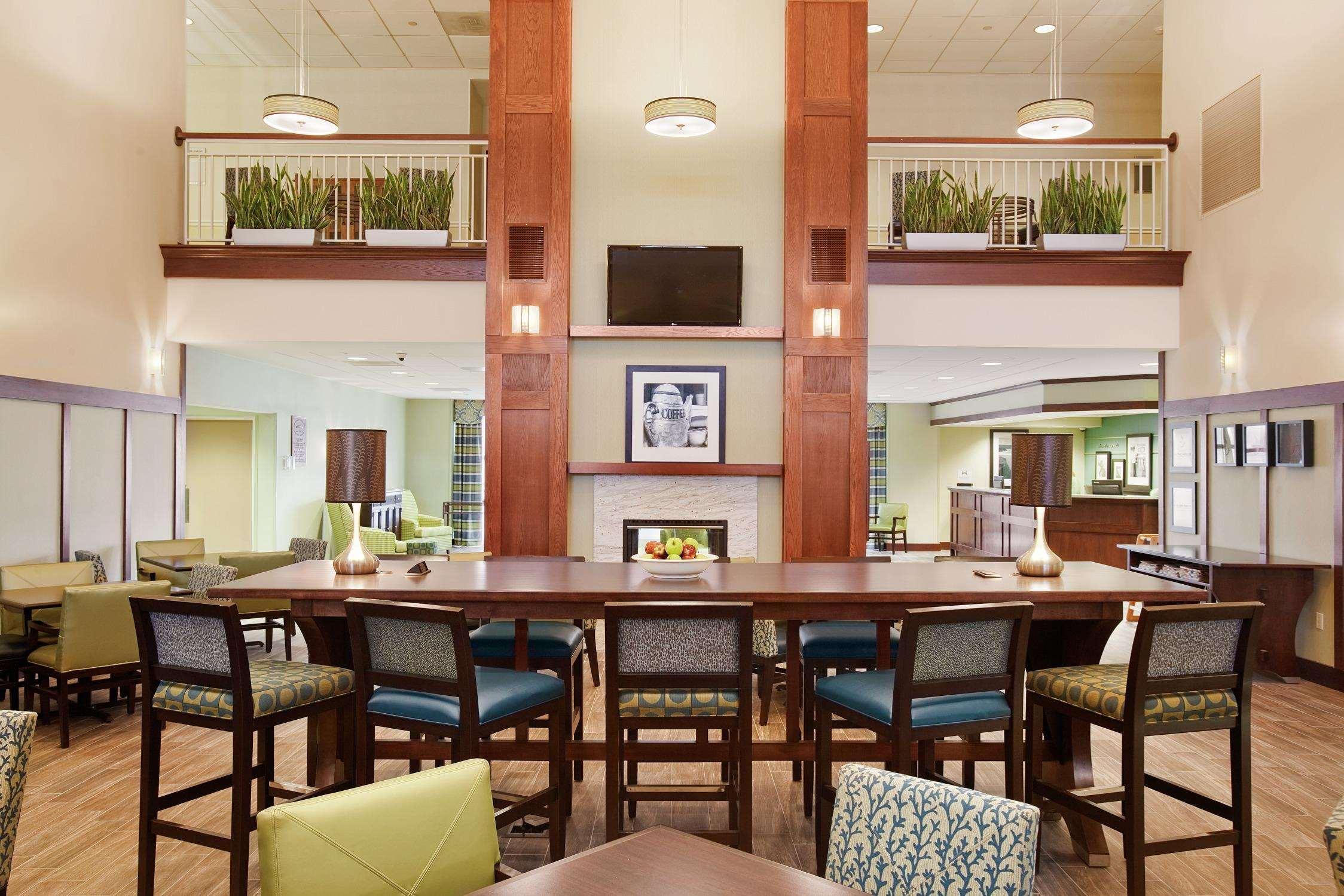 Hampton Inn & Suites Providence-Warwick Airport Exteriér fotografie